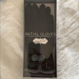 Fur Trim Initial “L” Gloves